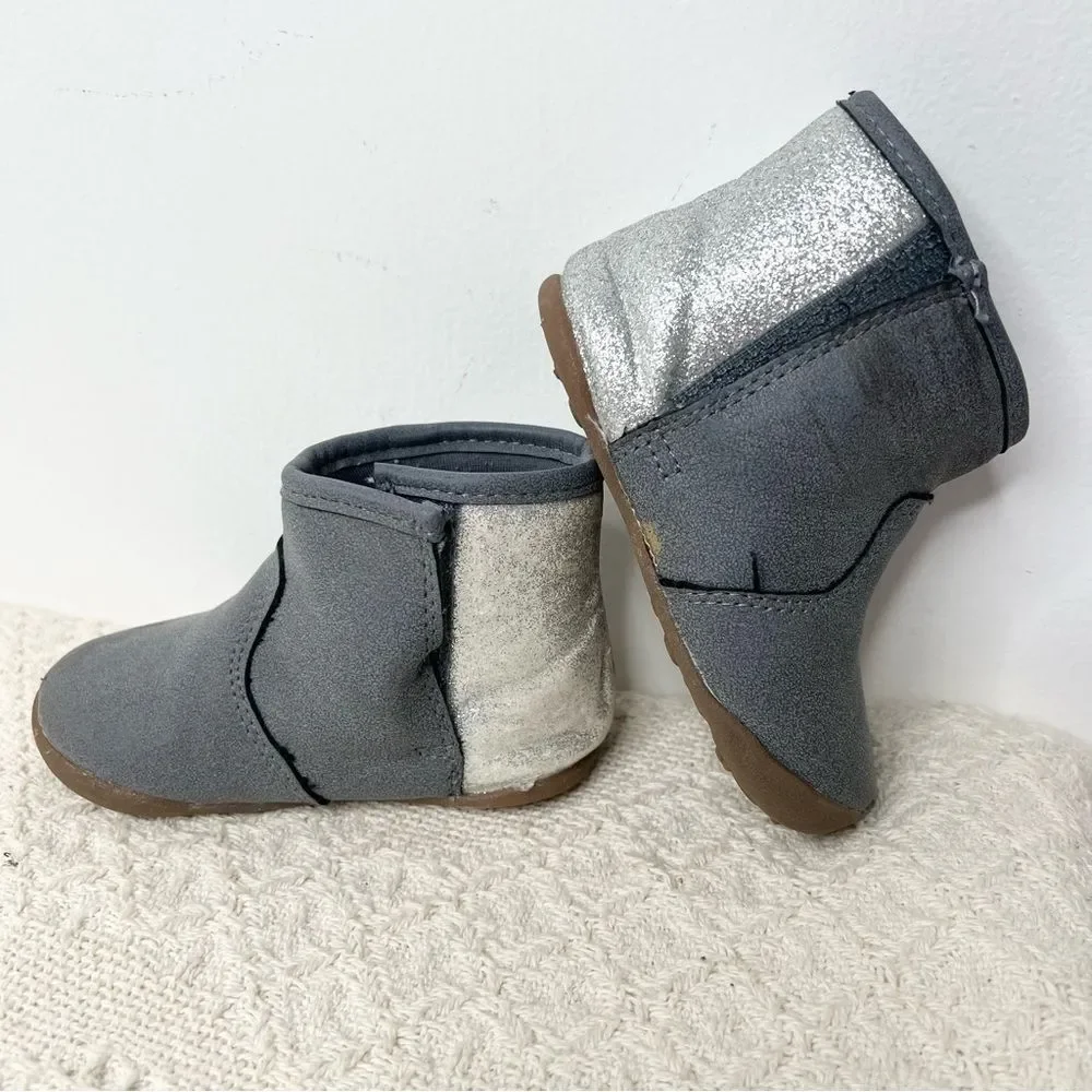 Carter’s Walk Amylene Grey Silver Boots Toddler Baby Girl Size 4 Booties